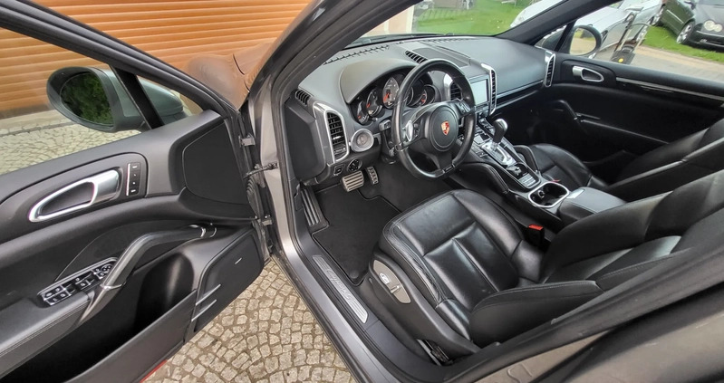 Porsche Cayenne cena 67700 przebieg: 221900, rok produkcji 2011 z Kałuszyn małe 742